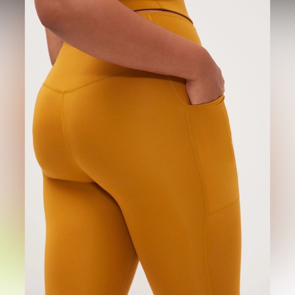 Girlfriend Collective Compressive Pocket Legging 23 3/4” Length in Saddle